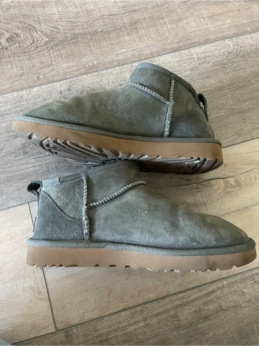 UGG Classic Ultra Mini Boots - Olive Green - Size 8 (Excellent Condition)